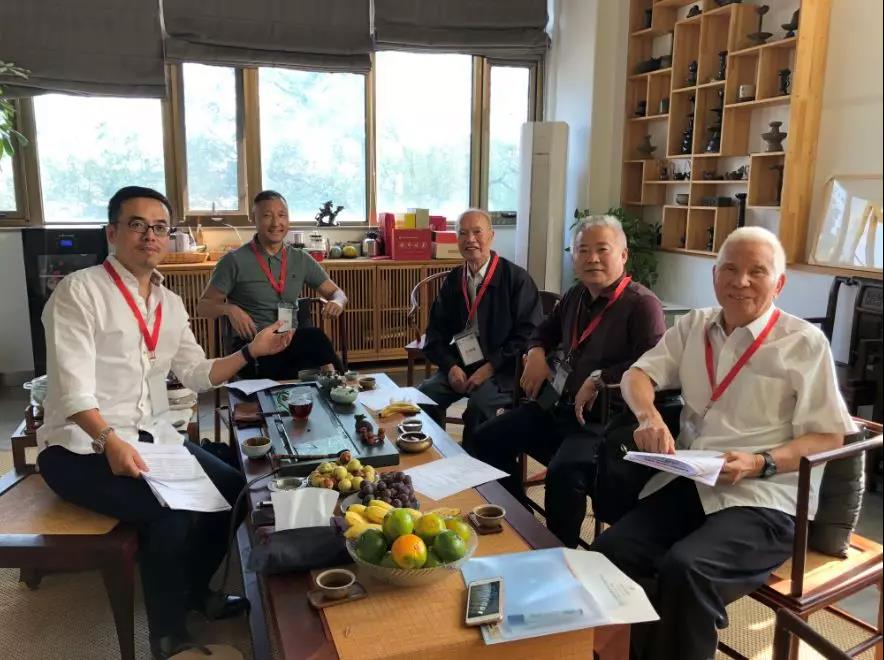 由左向右依次為王春龍先生、常志剛先生、王錦燧先生、徐華先生、任元會先生